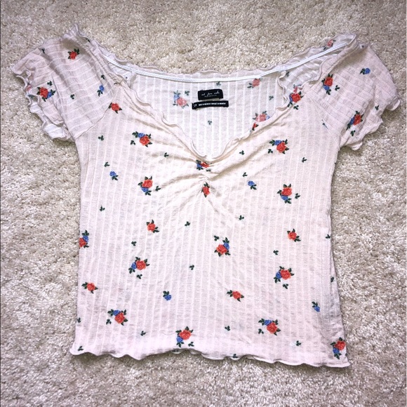 🌼 OUT FROM UNDER shirt 🌼 - Picture 3 of 4